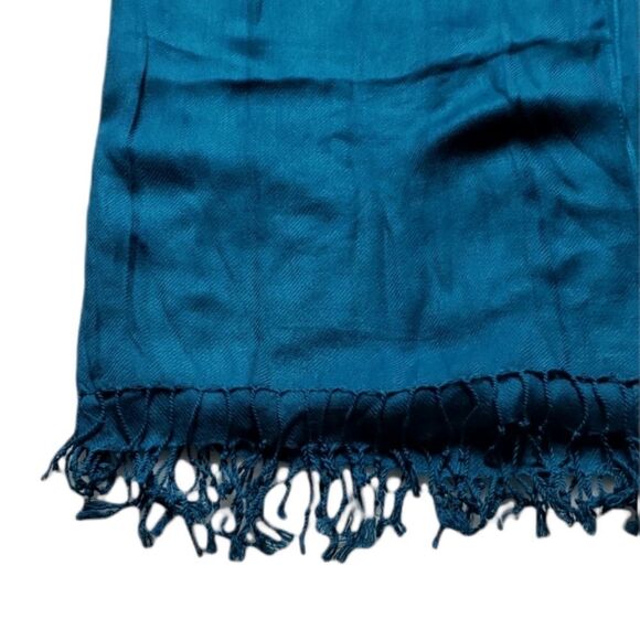 Beautiful Jewel Tone Blue Scarf (nwot??) - Picture 1 of 2